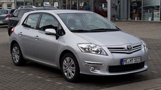 TOYOTA Auris
