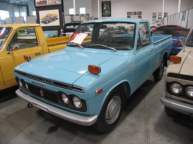 TOYOTA Hilux 1968-1972