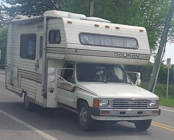 TOYOTA Hilux 1983-1988
