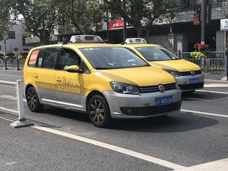 VOLKSWAGEN Touran 2010-2015