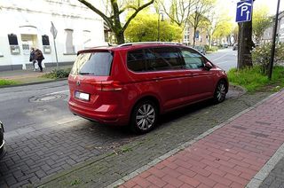 VOLKSWAGEN Touran